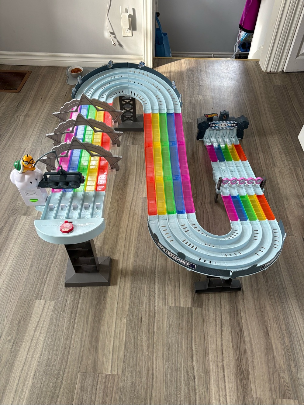 Hot Wheels Mario Kart Rainbow Track